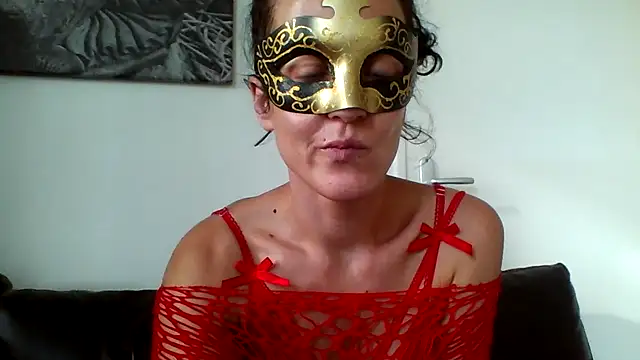 Snapshot of Masquegirlmysterious chatting on 3, 11, 2025 Masquegirlmysterious online show from 3, 11, 2025