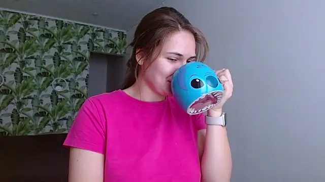 Olivia shine online show from 12, 11, 2025