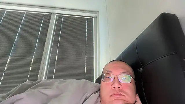 slaveasianboy online show from 11, 5, 2026