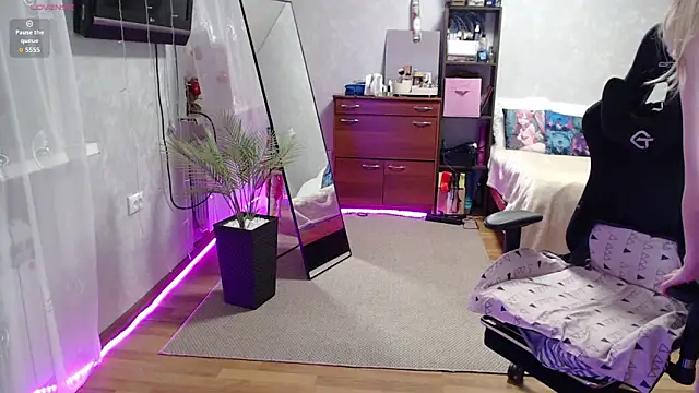 Little Soph online show from 23, 1, 2025