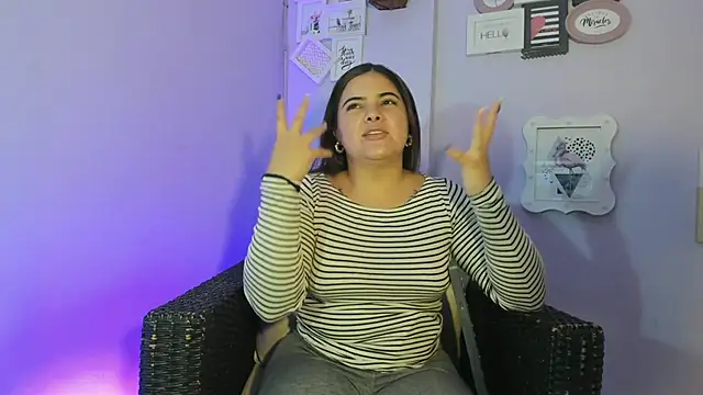 EVELIN MASON online show from 5, 10, 2025