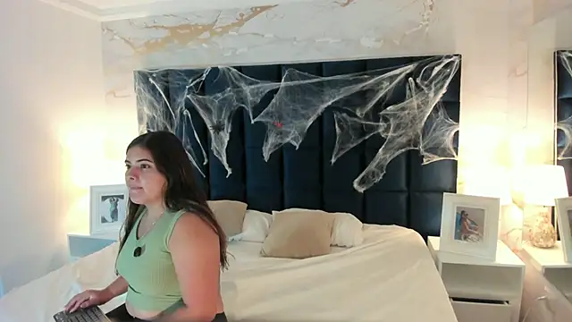 EVELIN MASON online show from 9, 10, 2025