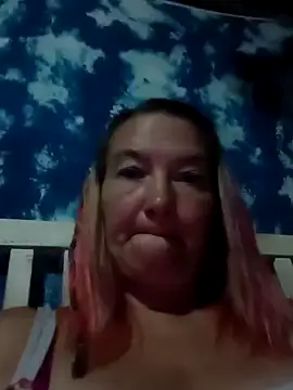 Snapshot of GingerKtm21 chatting on 2, 2, 2025 GingerKtm21 online show from 2, 2, 2025