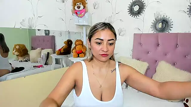 Snapshot of milf_bigass_ chatting on 27, 1, 2025 milf bigass online show from 27, 1, 2025