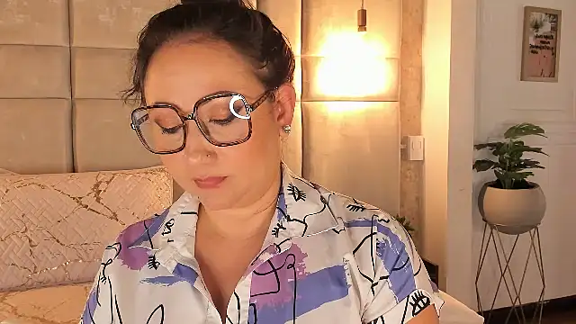 Victoria-Harper online show from 30, 1, 2025