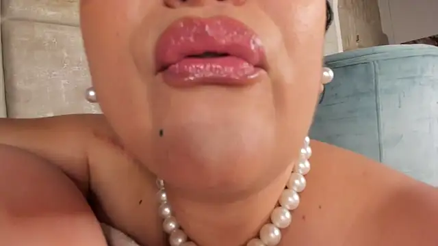 Victoria-Harper online show from 2, 3, 2025