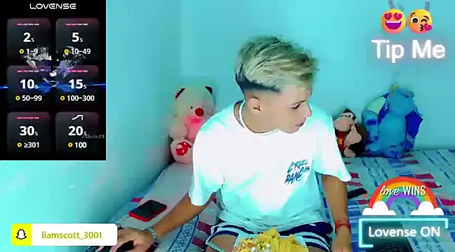 Liamscott  online show from 7, 12, 2024