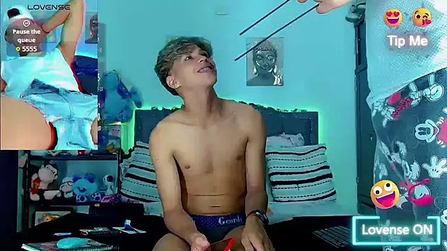 Liamscott  online show from 6, 11, 2025