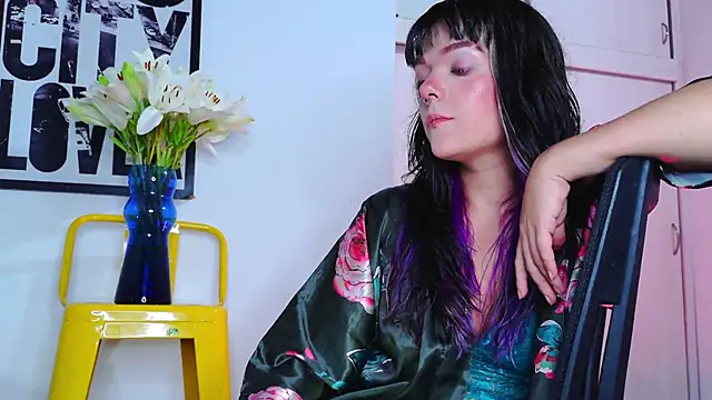 purple em69 online show from 13, 11, 2025