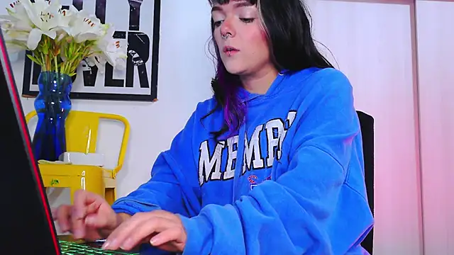 purple em69 online show from 16, 11, 2025