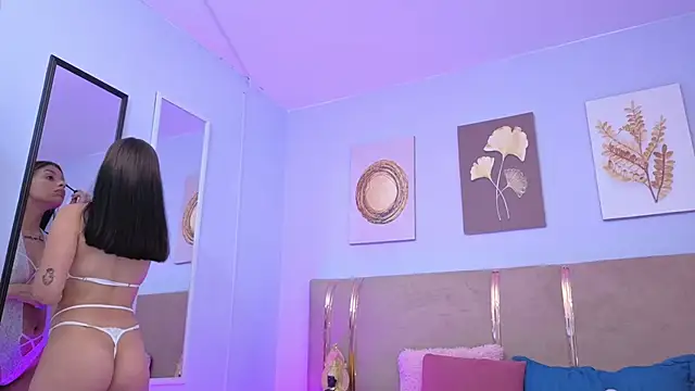 sarah cruzz  online show from 22, 11, 2025