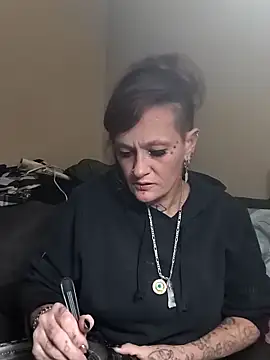 Snapshot of renegade_vyxxen chatting on 3, 12, 2025 renegade vyxxen online show from 3, 12, 2025