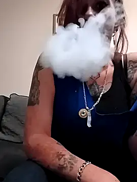 Snapshot of renegade_vyxxen chatting on 5, 12, 2025 renegade vyxxen online show from 5, 12, 2025