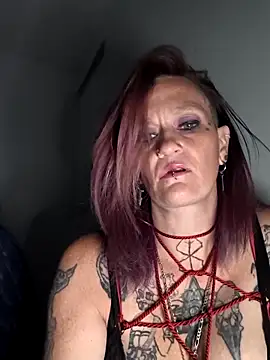 renegade vyxxen online show from 6, 3, 2026