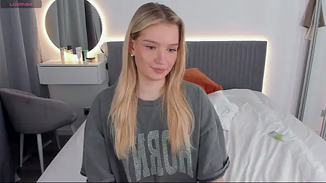 CassieRayss online show from 10, 2, 2025