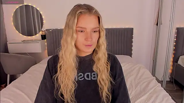 CassieRayss online show from 8, 4, 2026