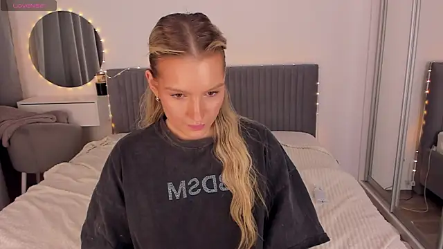 CassieRayss online show from 18, 4, 2026