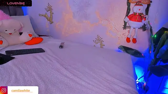 Snapshot of camilawhite__ chatting on 16, 12, 2025 camilawhite online show from 16, 12, 2025