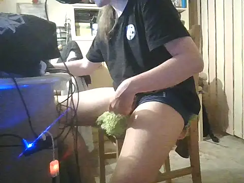 Snapshot of Davideksexy chatting on 8, 6, 2026 Davideksexy online show from 8, 6, 2026