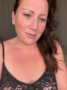 Snapshot of xsexycurvymilf chatting on 20, 4, 2026 xsexycurvymilf online show from 20, 4, 2026