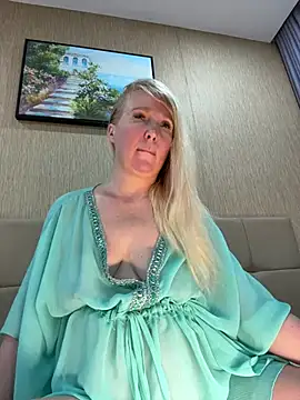 EmmaInLove23 online show from 30, 5, 2026