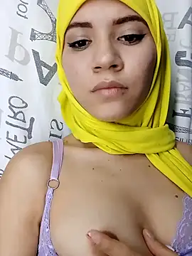 Snapshot of hanaa_18 chatting on 13, 12, 2024 hanaa 18 online show from 13, 12, 2024