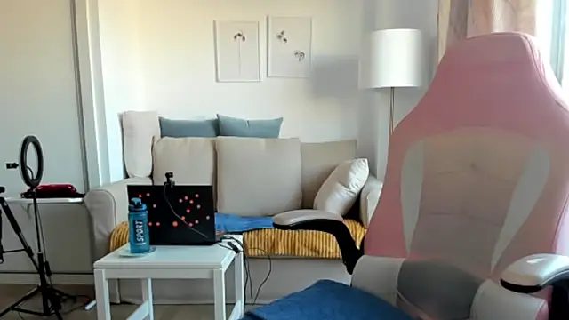 Snapshot of emmita69_ chatting on 7, 2, 2025 emmita69 online show from 7, 2, 2025