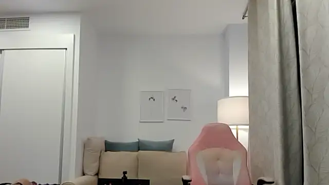 Snapshot of emmita69_ chatting on 9, 2, 2025 emmita69 online show from 9, 2, 2025