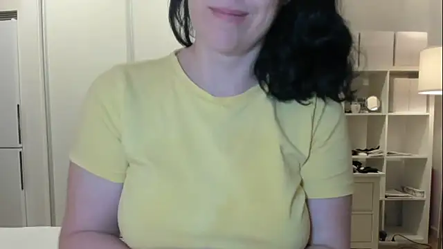 Snapshot of emmita69_ chatting on 11, 10, 2025 emmita69 online show from 11, 10, 2025