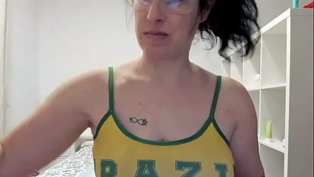 Snapshot of emmita69_ chatting on 27, 11, 2025 emmita69 online show from 27, 11, 2025