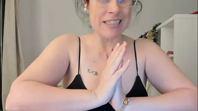 Snapshot of emmita69_ chatting on 3, 12, 2025 emmita69 online show from 3, 12, 2025