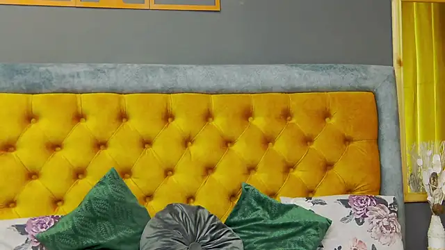 Snapshot of HaileyMoonn chatting on 5, 2, 2025 HaileyMoonn online show from 5, 2, 2025