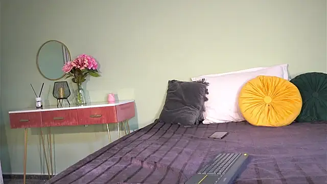 Snapshot of HaileyMoonn chatting on 17, 2, 2025 HaileyMoonn online show from 17, 2, 2025