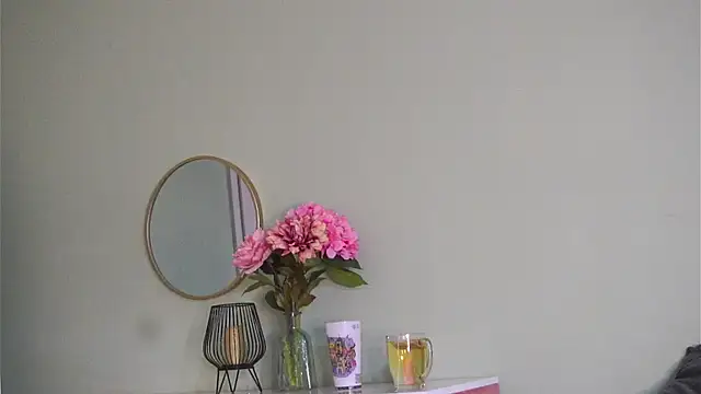 Snapshot of HaileyMoonn chatting on 20, 2, 2025 HaileyMoonn online show from 20, 2, 2025