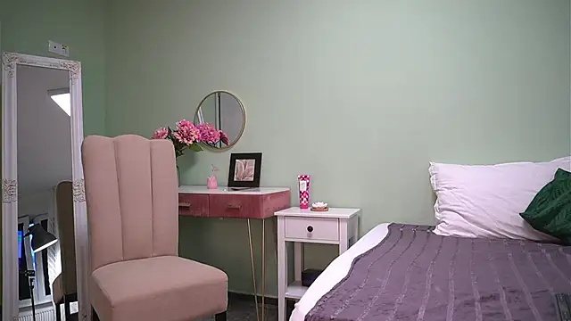 Snapshot of HaileyMoonn chatting on 15, 9, 2025 HaileyMoonn online show from 15, 9, 2025