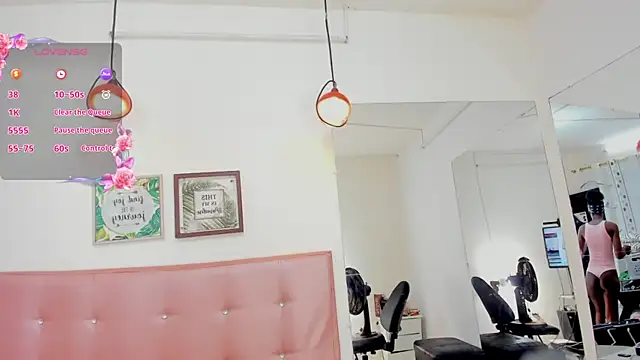 Snapshot of caryn_johnson chatting on 11, 3, 2025 caryn johnson online show from 11, 3, 2025