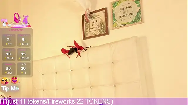 Snapshot of caryn_johnson chatting on 27, 10, 2025 caryn johnson online show from 27, 10, 2025