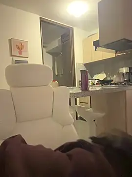 Snapshot of PetitLumiere chatting on 3, 1, 2025 PetitLumiere online show from 3, 1, 2025