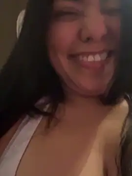 Snapshot of PetitLumiere chatting on 4, 1, 2025 PetitLumiere online show from 4, 1, 2025