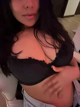 Snapshot of PetitLumiere chatting on 19, 1, 2025 PetitLumiere online show from 19, 1, 2025