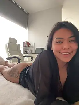 Snapshot of PetitLumiere chatting on 14, 2, 2025 PetitLumiere online show from 14, 2, 2025