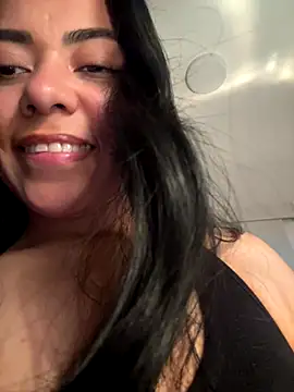 Snapshot of PetitLumiere chatting on 12, 9, 2025 PetitLumiere online show from 12, 9, 2025