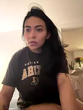 Snapshot of PetitLumiere chatting on 30, 9, 2025 PetitLumiere online show from 30, 9, 2025