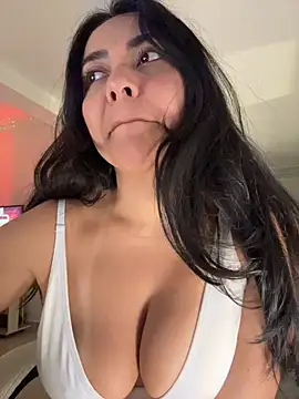 Snapshot of PetitLumiere chatting on 15, 1, 2026 PetitLumiere online show from 15, 1, 2026