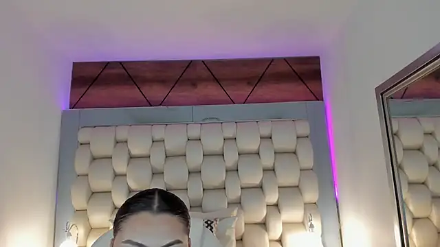 Helleamazing online show from 20, 2, 2025