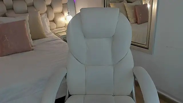 Helleamazing online show from 15, 3, 2025