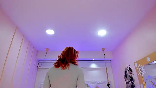 Juliana Saenzz online show from 30, 1, 2025