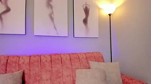 Juliana Saenzz online show from 17, 9, 2025