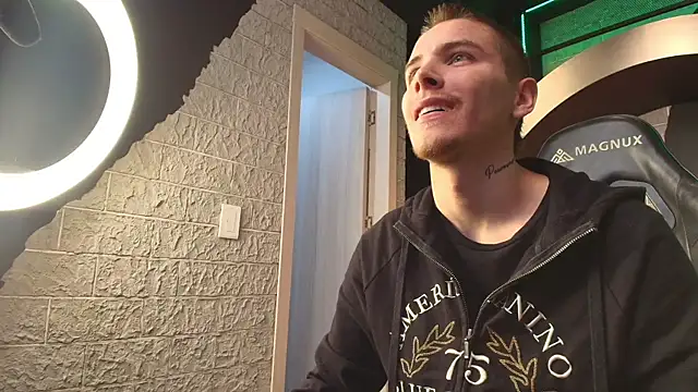 JordanThompson  online show from 21, 10, 2025