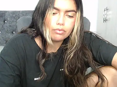 Snapshot of sweetkitty_16 chatting on 1, 4, 2026 sweetkitty 16 online show from 1, 4, 2026